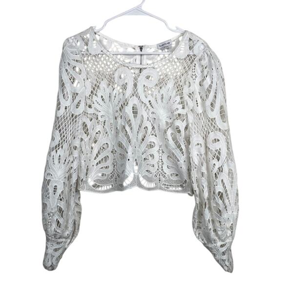 Bebe women's placement lace blouse in white alyssum. - Picture 1 of 8